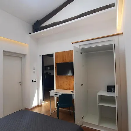 Oltre I Canti Apartman Palermo